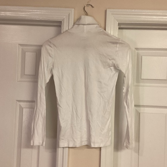 🛍️ 2 for $13🛍️ GAP White Turtleneck - Picture 4 of 6